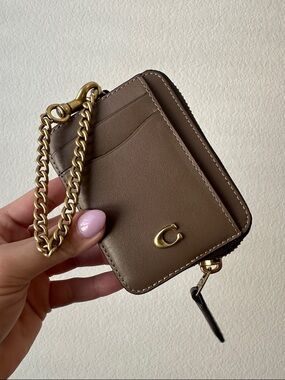 Coach Essential Chain Card Case